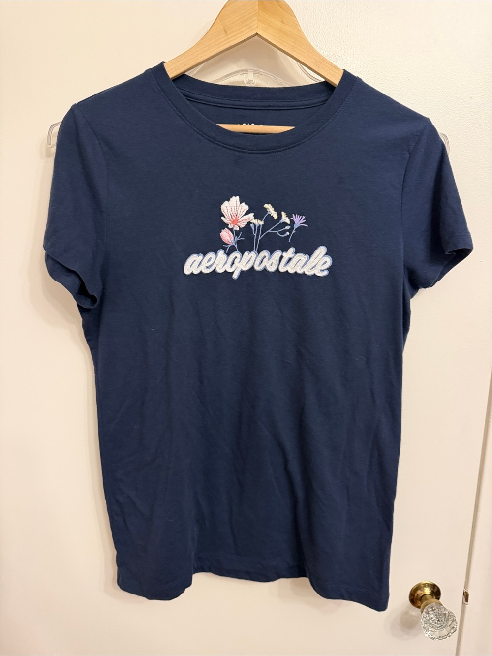 Aeropostale Navy Tee with Pink & White Floral Embroidery size XL